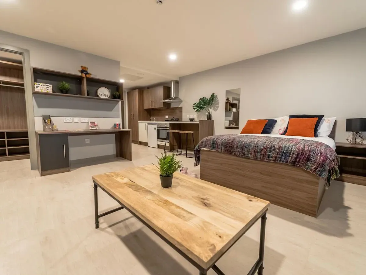 Penthouse Studio
